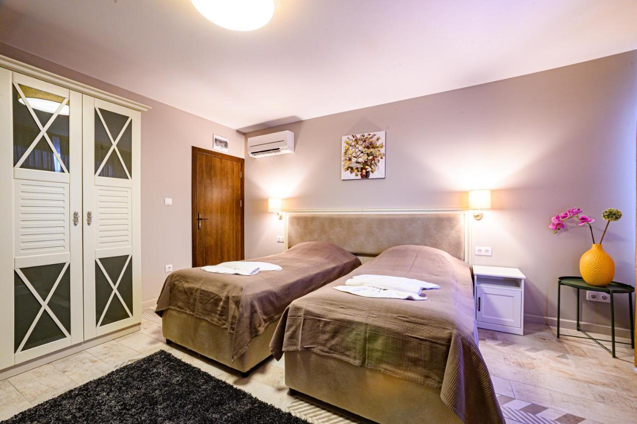 Antique Boutique Hotel Pavel Banya Ngoại thất bức ảnh